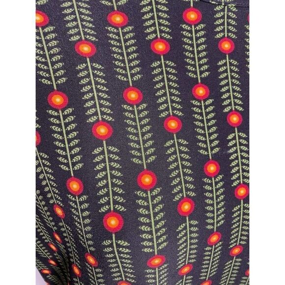 LuLaRoe‎ Irma Top Black Green Floral Slinky XS - Picture 2 of 6